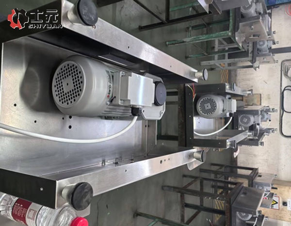 士元400W直角中空減速機在切肉機上的使用 士元400W直角中空減速機在切肉機上的使用